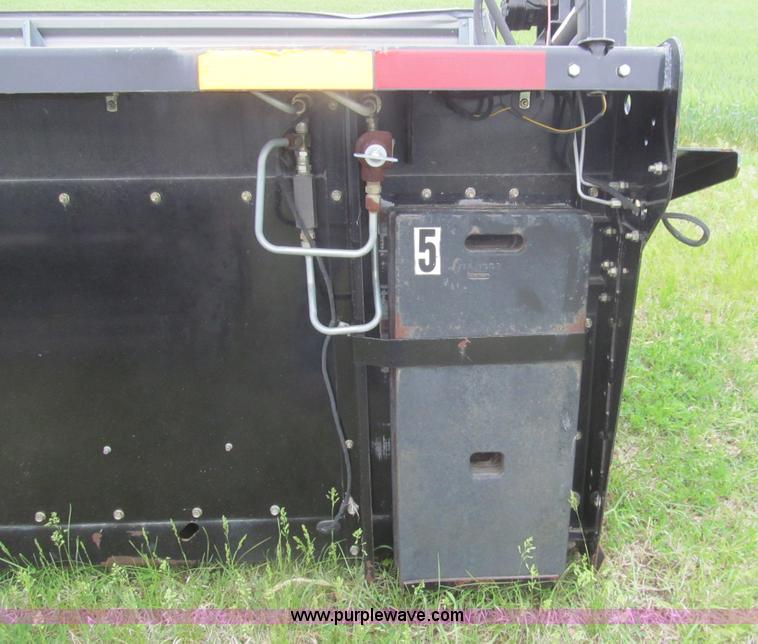 image for item I7033 2005 Gleaner 7000-30 rigid platform head
