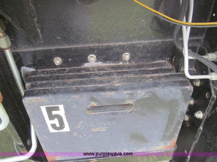 image for item I7033 2005 Gleaner 7000-30 rigid platform head