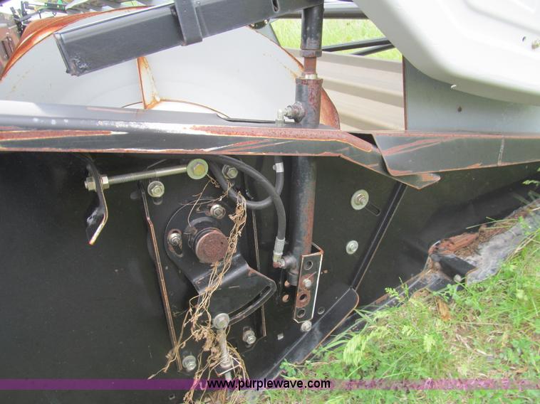 image for item I7033 2005 Gleaner 7000-30 rigid platform head