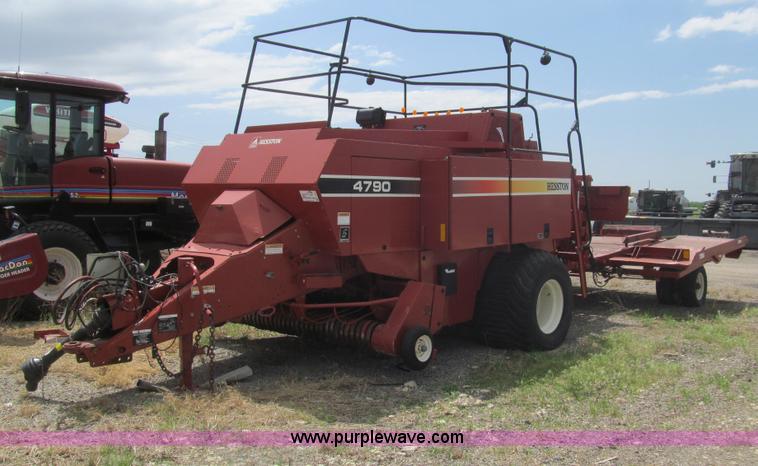 image for item I7037 2002 Hesston 4790 large square baler