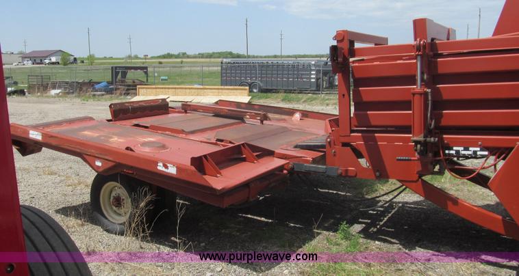image for item I7037 2002 Hesston 4790 large square baler