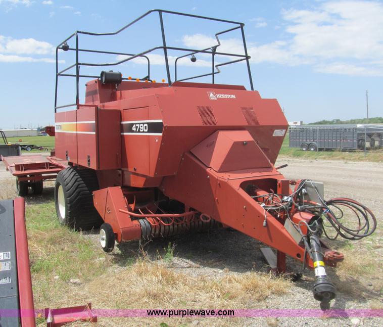 image for item I7037 2002 Hesston 4790 large square baler