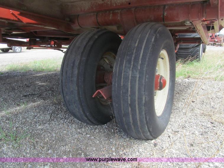 image for item I7037 2002 Hesston 4790 large square baler