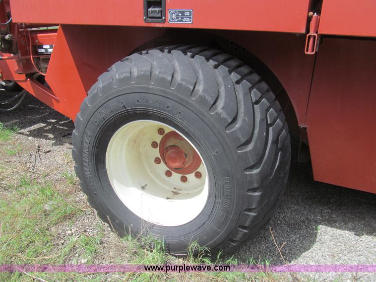 image for item I7037 2002 Hesston 4790 large square baler