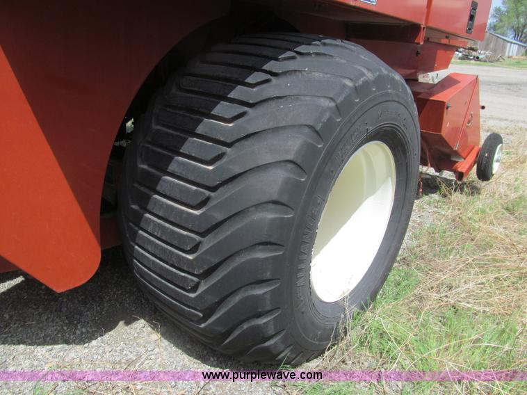 image for item I7037 2002 Hesston 4790 large square baler