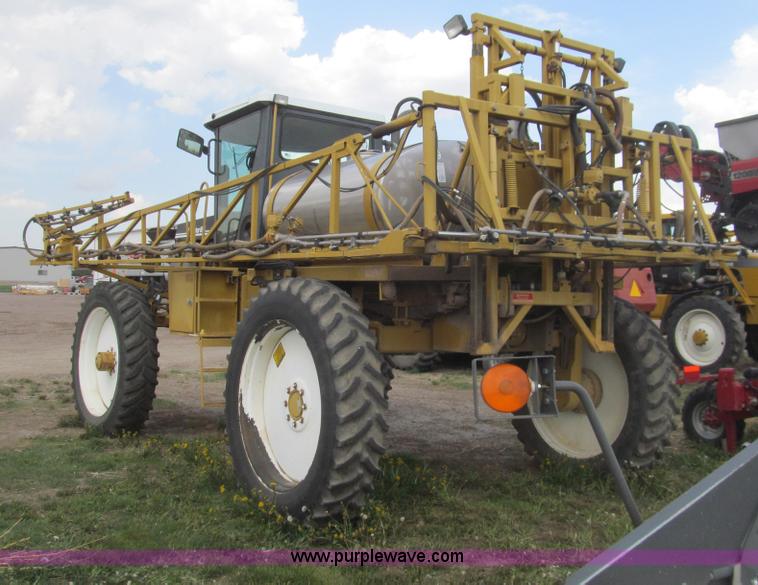 image for item I7038 1995 Ag-Chem RoGator 854 self-propelled sprayer
