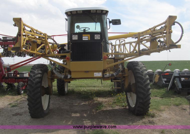 image for item I7038 1995 Ag-Chem RoGator 854 self-propelled sprayer