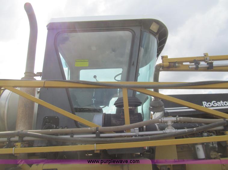 image for item I7038 1995 Ag-Chem RoGator 854 self-propelled sprayer
