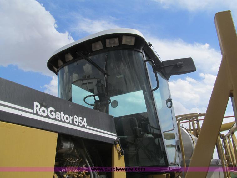 image for item I7038 1995 Ag-Chem RoGator 854 self-propelled sprayer