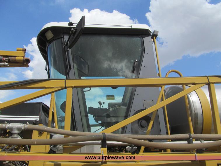 image for item I7038 1995 Ag-Chem RoGator 854 self-propelled sprayer