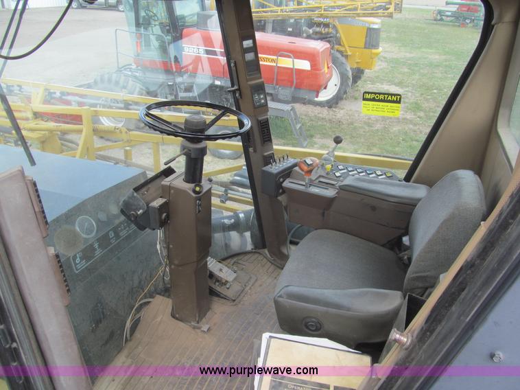 image for item I7038 1995 Ag-Chem RoGator 854 self-propelled sprayer