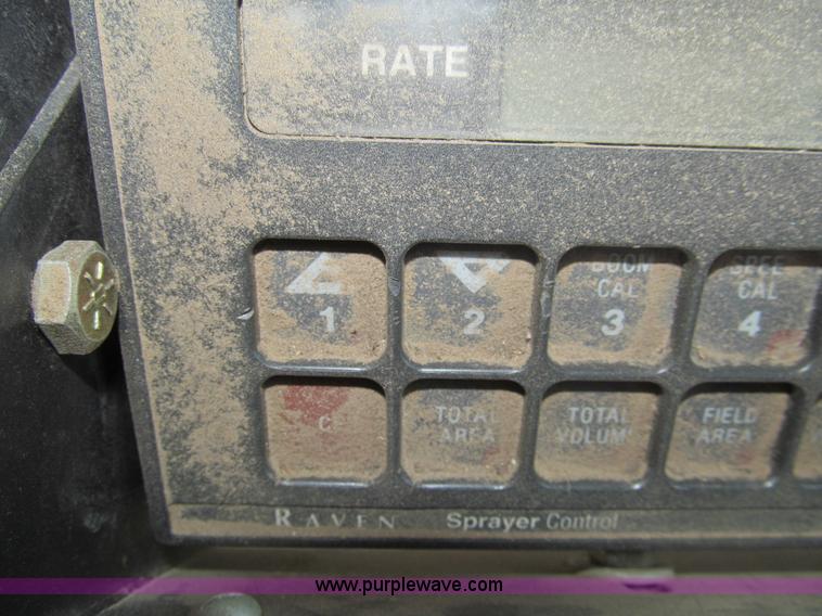 image for item I7038 1995 Ag-Chem RoGator 854 self-propelled sprayer