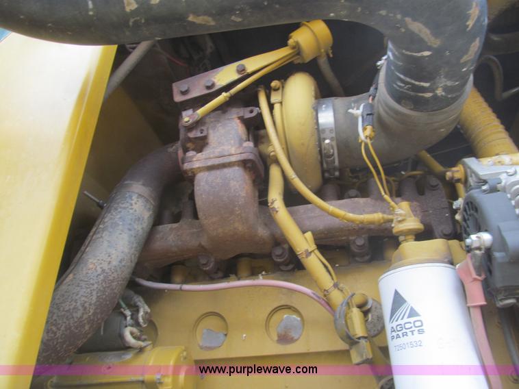 image for item I7038 1995 Ag-Chem RoGator 854 self-propelled sprayer