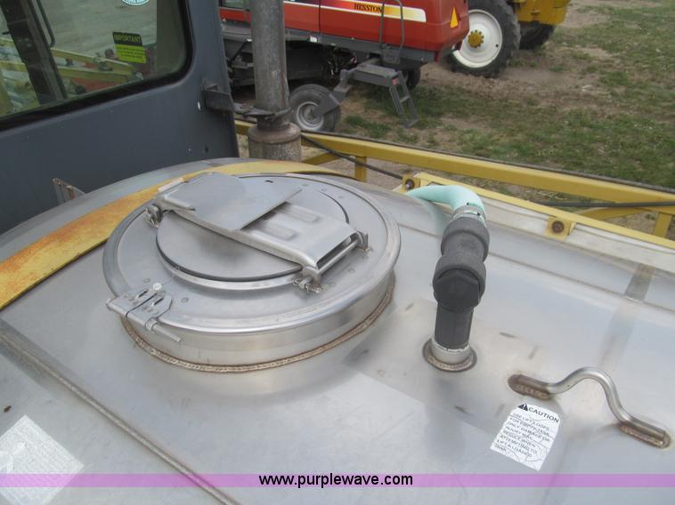 image for item I7038 1995 Ag-Chem RoGator 854 self-propelled sprayer