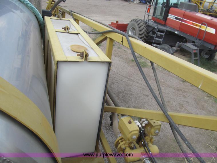 image for item I7038 1995 Ag-Chem RoGator 854 self-propelled sprayer