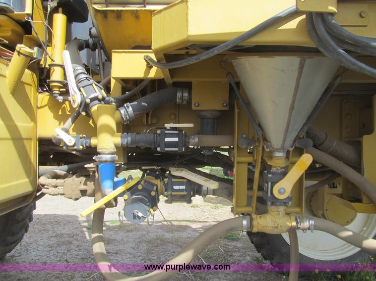 image for item I7038 1995 Ag-Chem RoGator 854 self-propelled sprayer