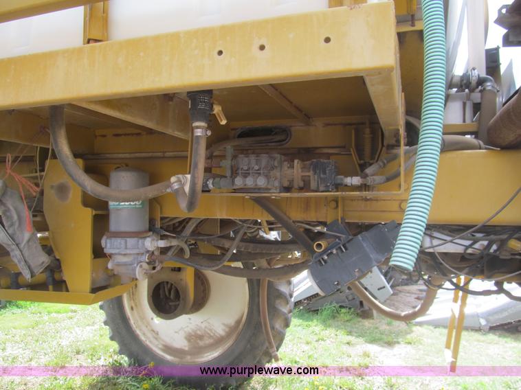 image for item I7038 1995 Ag-Chem RoGator 854 self-propelled sprayer