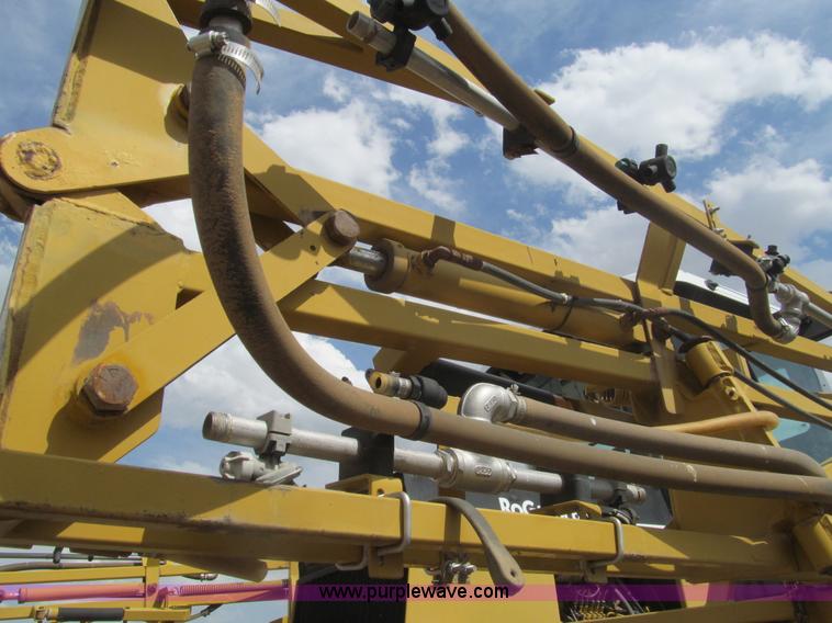 image for item I7038 1995 Ag-Chem RoGator 854 self-propelled sprayer