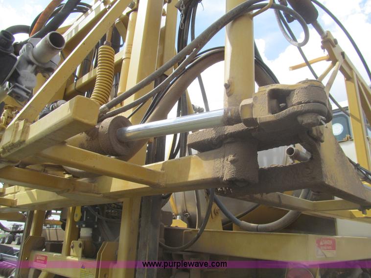 image for item I7038 1995 Ag-Chem RoGator 854 self-propelled sprayer