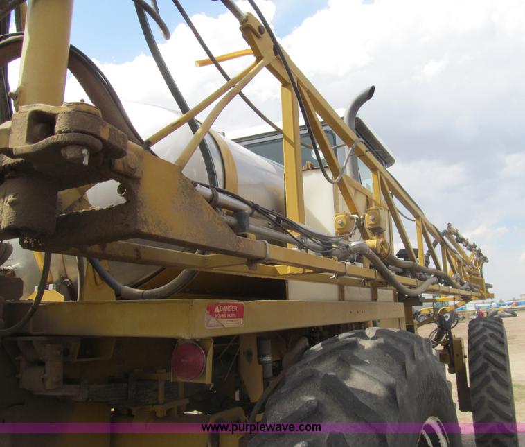 image for item I7038 1995 Ag-Chem RoGator 854 self-propelled sprayer