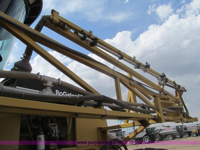image for item I7038 1995 Ag-Chem RoGator 854 self-propelled sprayer