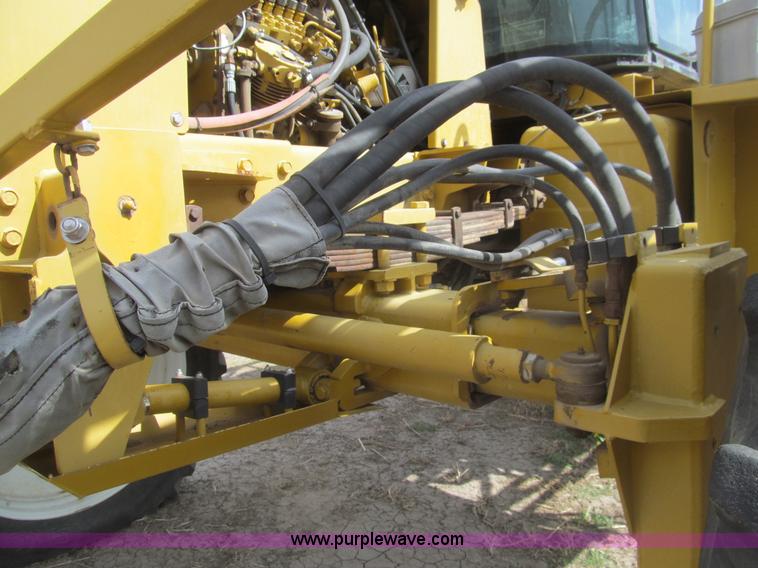 image for item I7038 1995 Ag-Chem RoGator 854 self-propelled sprayer