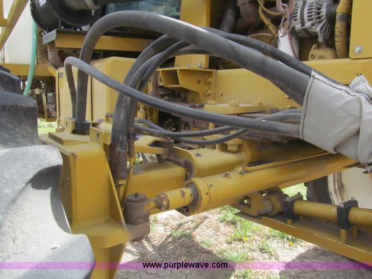 image for item I7038 1995 Ag-Chem RoGator 854 self-propelled sprayer