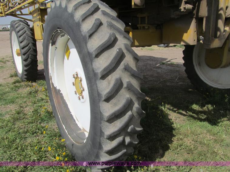 image for item I7038 1995 Ag-Chem RoGator 854 self-propelled sprayer