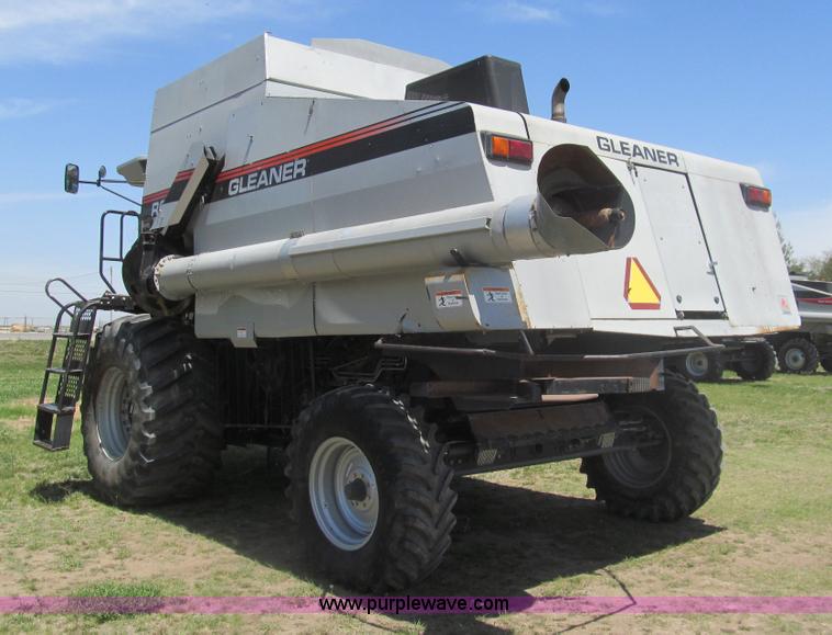 image for item I7040 1999 Gleaner R62 combine