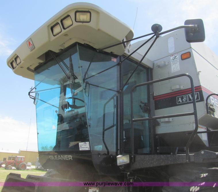 image for item I7040 1999 Gleaner R62 combine