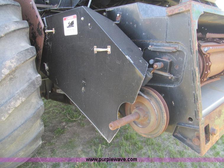 image for item I7040 1999 Gleaner R62 combine