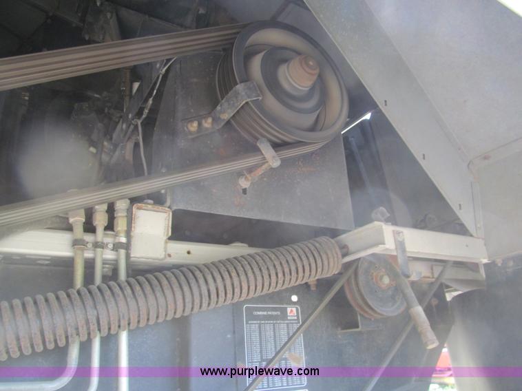 image for item I7040 1999 Gleaner R62 combine