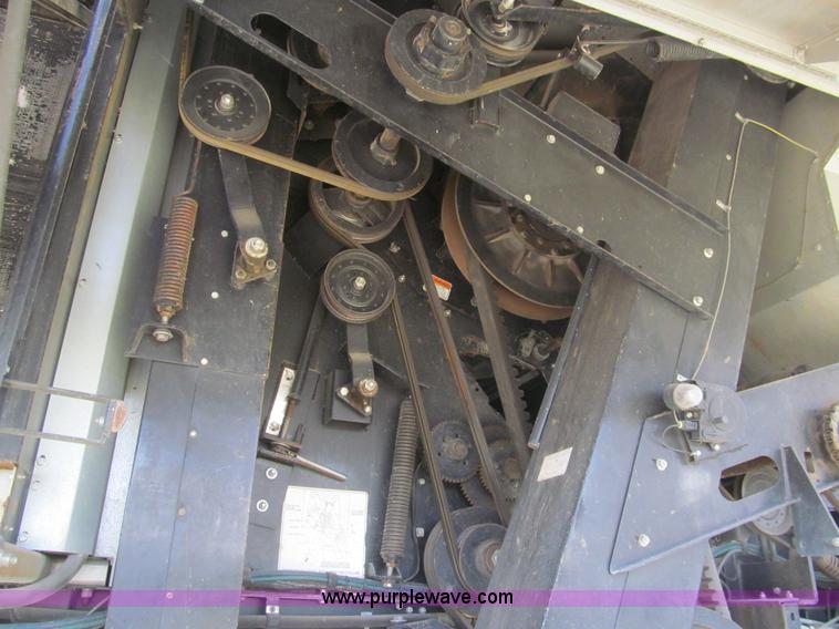 image for item I7040 1999 Gleaner R62 combine