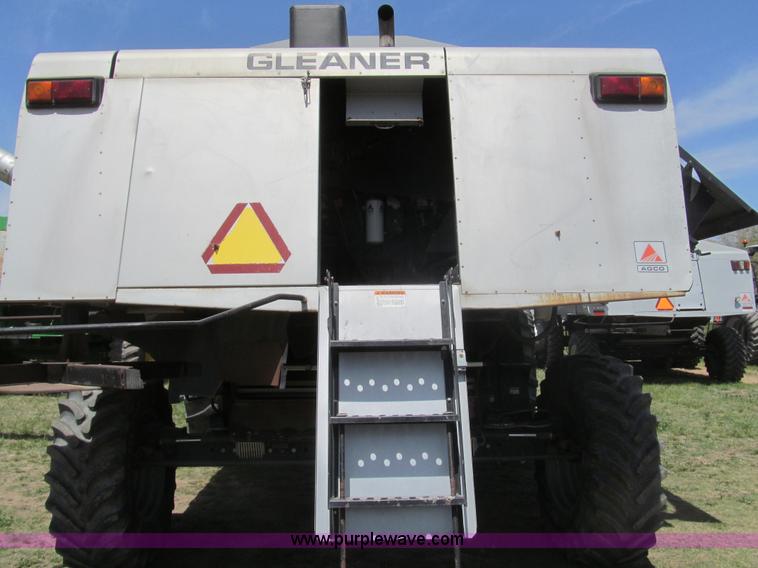 image for item I7040 1999 Gleaner R62 combine