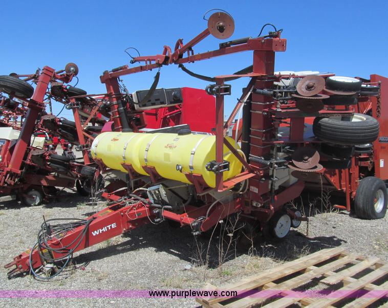 image for item I7075 AGCO White 6100 planter