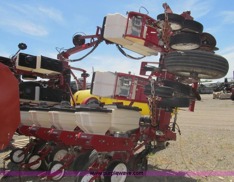 image for item I7075 AGCO White 6100 planter