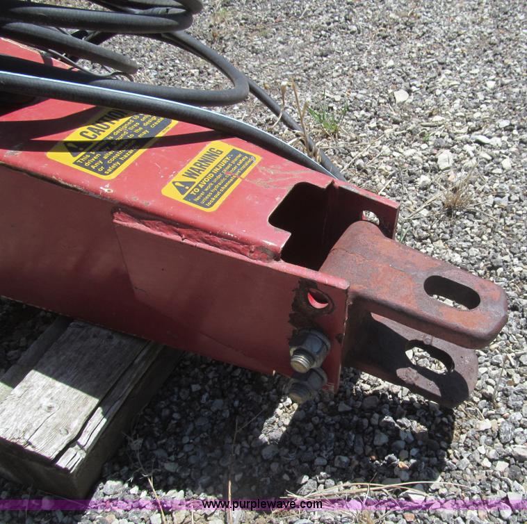 image for item I7075 AGCO White 6100 planter