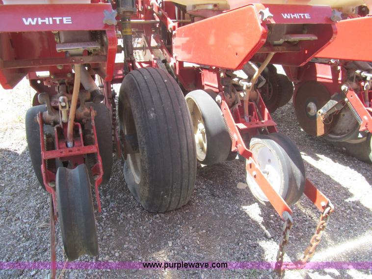 image for item I7075 AGCO White 6100 planter