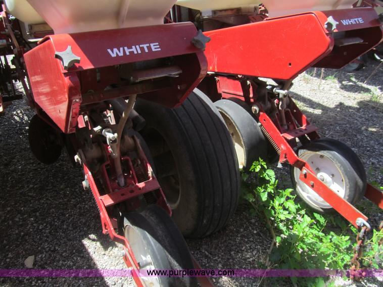 image for item I7075 AGCO White 6100 planter