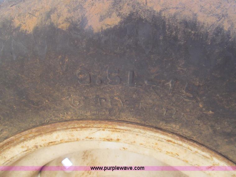 image for item I7075 AGCO White 6100 planter