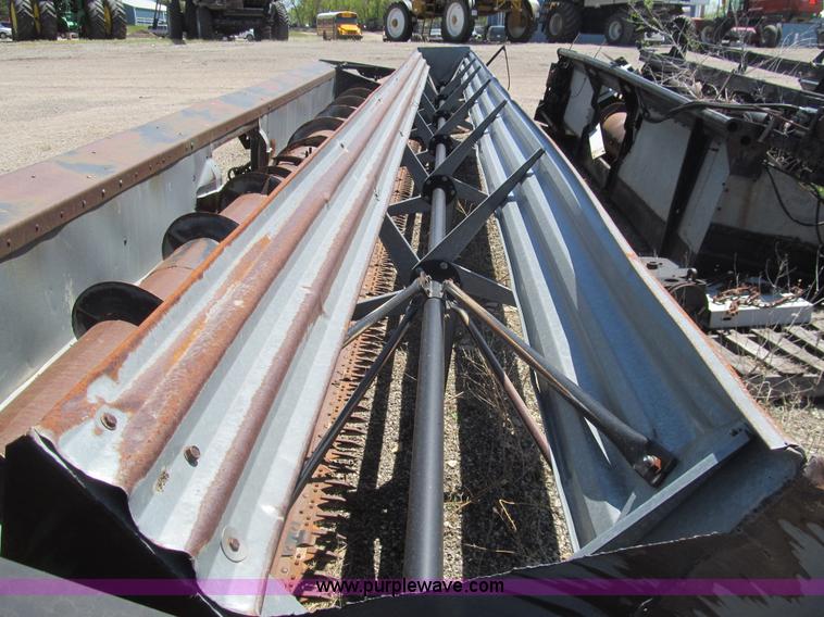 image for item I7076 Gleaner 327 rigid head