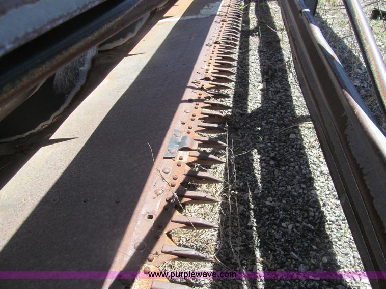 image for item I7076 Gleaner 327 rigid head