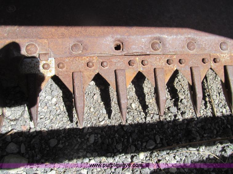 image for item I7076 Gleaner 327 rigid head