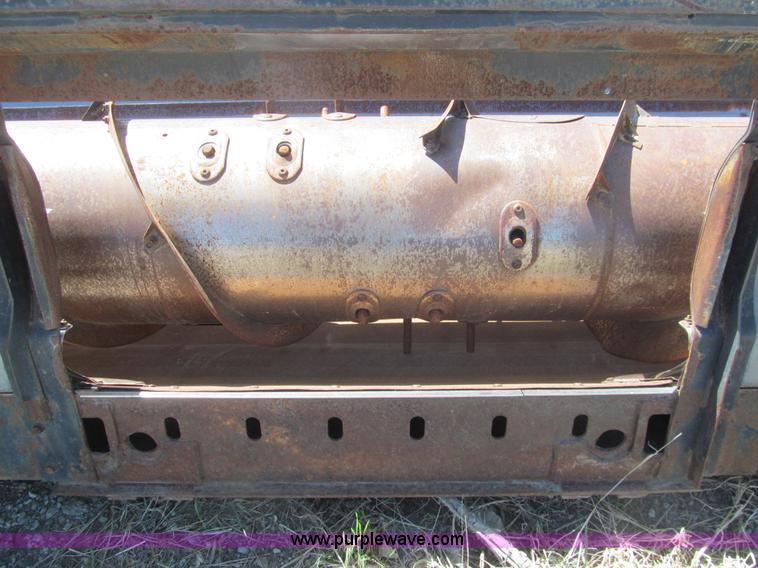 image for item I7076 Gleaner 327 rigid head