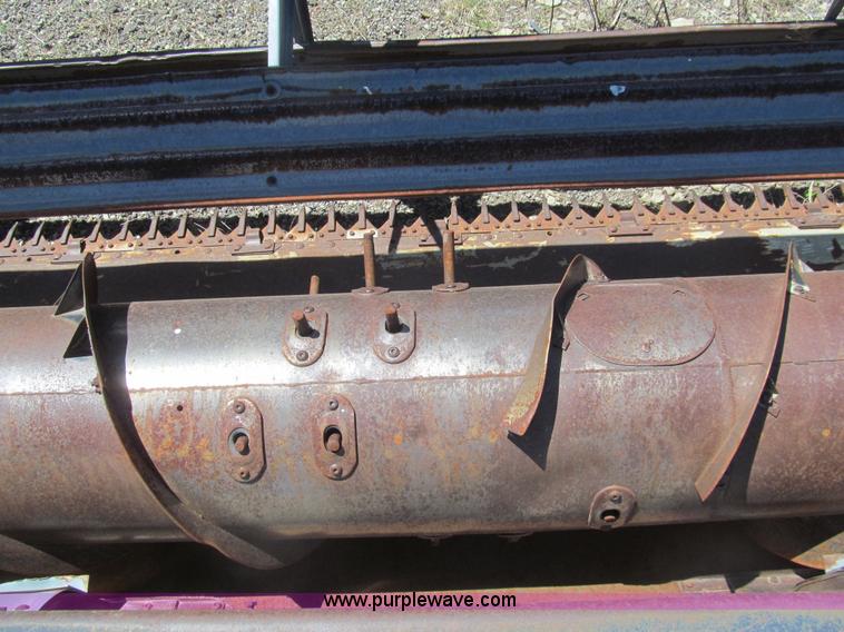 image for item I7076 Gleaner 327 rigid head