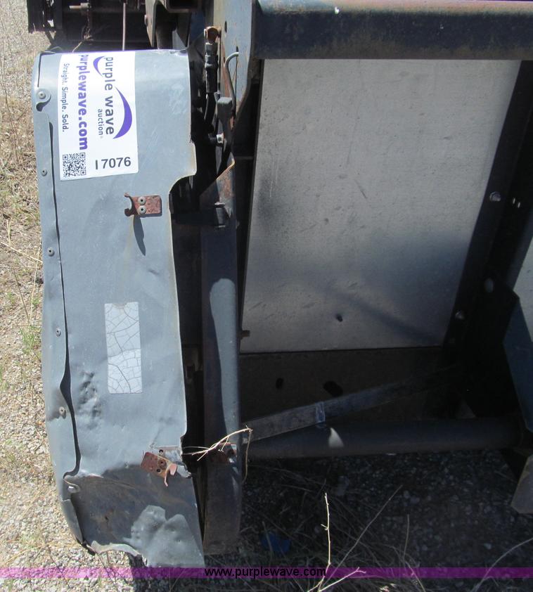 image for item I7076 Gleaner 327 rigid head