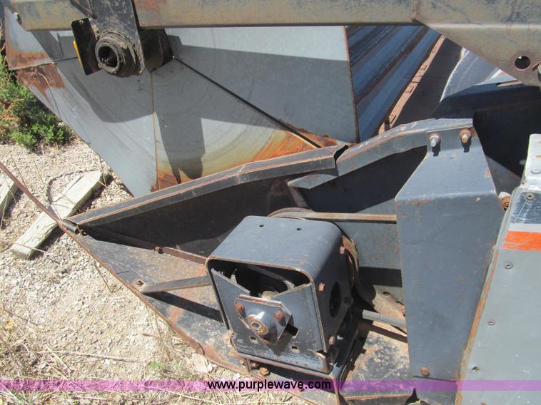 image for item I7076 Gleaner 327 rigid head