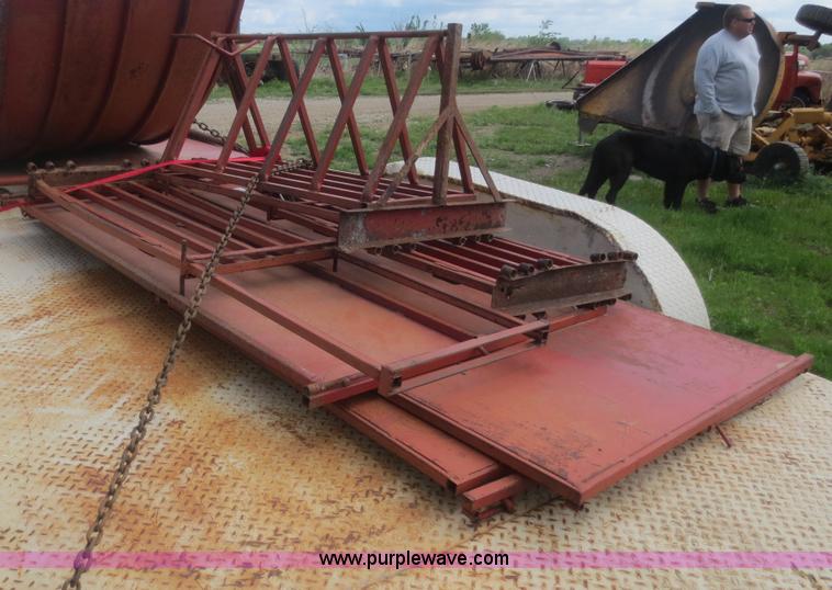 image for item I9345 Palco sheep/hog sorting tub and alley