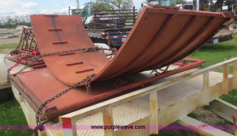 image for item I9345 Palco sheep/hog sorting tub and alley