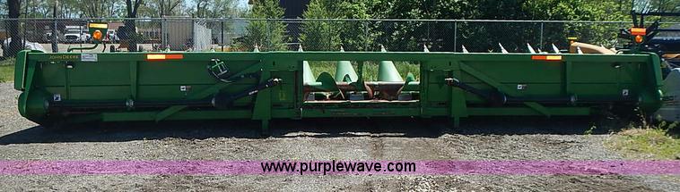 image for item J3232 2009 John Deere 612C corn head